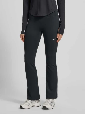 Legginsy o rozkloszowanym kroju z logo Nike Czarny