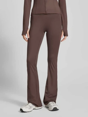 Legginsy o rozkloszowanym kroju z szerokim pasem model ‘Yoga’ Gina Tricot