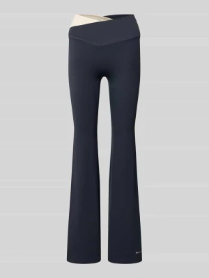 Legginsy rozkloszowane z nadrukiem z logo model ‘WANDER’ P.E Nation