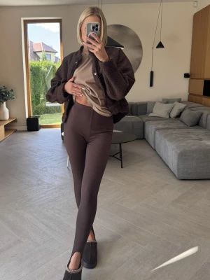 Legginsy z Zapiętką Brązowe Lara ClothStore