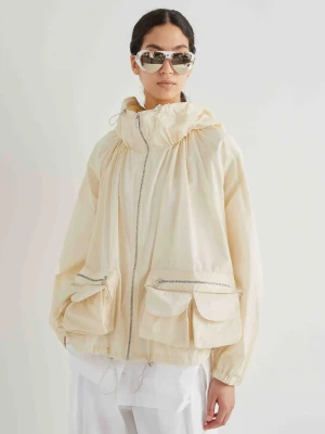 LEKKA KURTKA Z TAFTY Z KAPTUREM MEIMEIJ PASTEL MASŁO