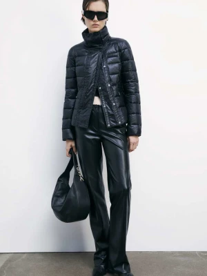 Lekka nylonowa kurtka puchowa z wysokim kołnierzem PATRIZIA PEPE