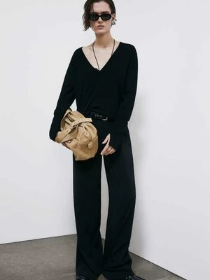 Lekki wełniany sweter z głębokim dekoltem PATRIZIA PEPE