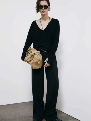 Lekki wełniany sweter z głębokim dekoltem PATRIZIA PEPE