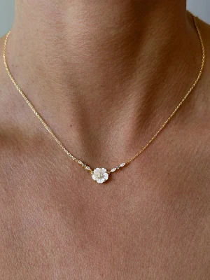 Les Petites Précieuses Pozłacany naszyjnik z elementem ozdobnym - dł. 40 cm rozmiar: onesize