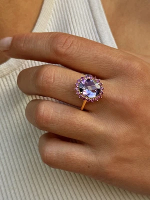 Les Petites Précieuses Pozłacany pierścionek z ametystem i granatem rozmiar: 56