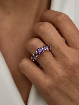 Les Petites Précieuses Pozłacany pierścionek z ametystem rozmiar: 60