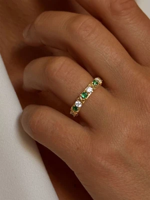 Les Petites Précieuses Pozłacany pierścionek z cyrkoniami rozmiar: 54