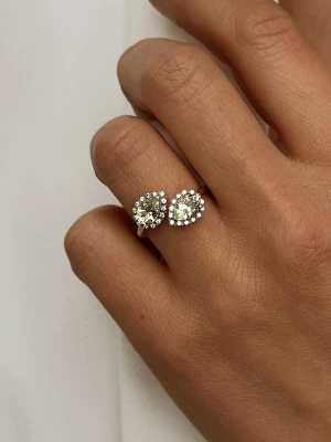 Les Petites Précieuses Pozłacany pierścionek z kwarcem i cyrkoniami rozmiar: 52