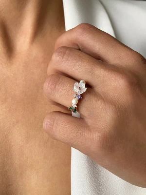 Les Petites Précieuses Pozłacany pierścionek z masą perłową i cyrkoniami rozmiar: 50