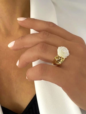 Les Petites Précieuses Pozłacany pierścionek z masą perłową i cyrkoniami rozmiar: 50