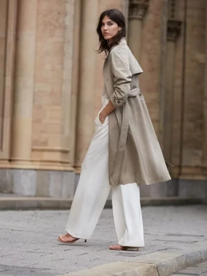 LETNI TRENCZ Z POŁYSKIEM OUI