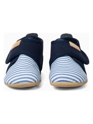 Living Kitzbühel Kapcie "Sigi Stripes" w kolorze granatowo-błękitnym rozmiar: 26