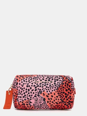 Lola Casademunt kosmetyczka