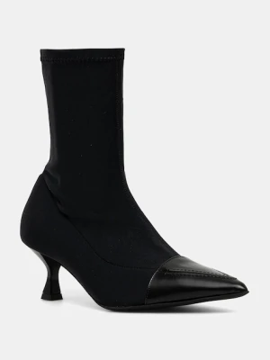 Love Moschino botki damskie kolor czarny na szpilce JA21105G0NIM100A
