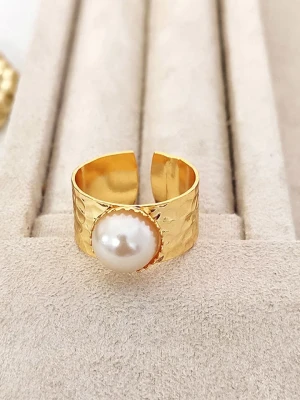 Luja Bijoux Pozłacany pierścionek z syntetycznymi perłami ozdobnymi rozmiar: onesize