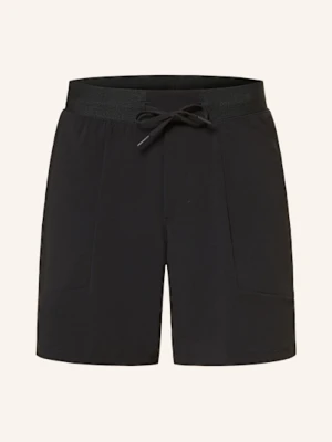 Lululemon Szorty Treningowe 2 W 1 License To Train 7 In schwarz