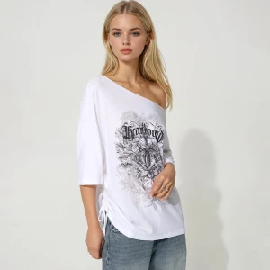 Luźna bluzka na jedno ramię biała House