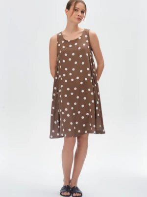 Luźna brązowa sukienka z nadrukiem w białe groszki Greenpoint