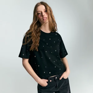 Luźna czarna koszulka z metalowymi oczkami House