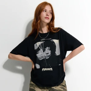 Luźna czarna koszulka z nadrukiem Lady Gagi House