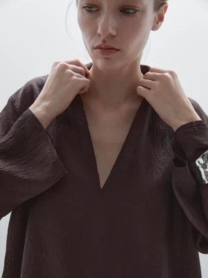 Luźna Koszula Z Długim Rękawem Z Rozcięciami - Bordowy - - Massimo Dutti - Kobieta