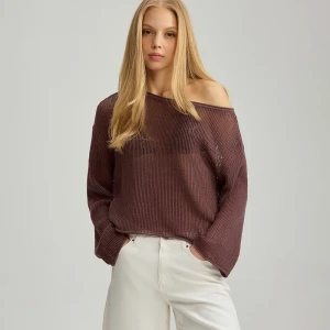 Luźny sweter typu crochet na jedno ramię brązowy House