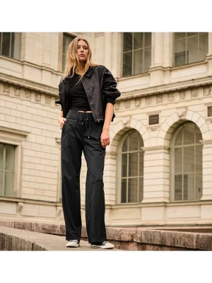 MAC Spodnie w kolorze czarnym rozmiar: W32/L32