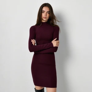 Mahoniowa sukienka mini ze stójkowym kołnierzem House