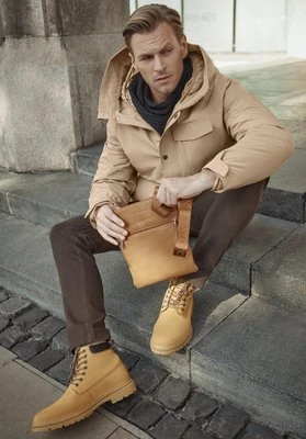 Mała listonoszka z imitacji skóry brązowa Wittchen