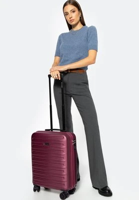 Zdjęcie produktu Mała walizka z ABS-u w poziome tłoczenie bordowa Wittchen