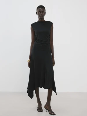 Asymetryczna rozkloszowana sukienka czarny - Kobieta - - MANGO