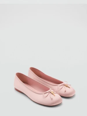 MANGO - Balerinki z kokardą i zawieszką różowy - - Kobieta