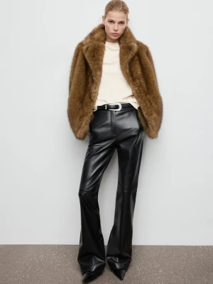 MANGO - Bluzka z drapowanym dekoltem łódką kremowy / écru - - Kobieta