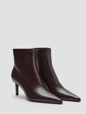MANGO - Botki na obcasie z noskiem burgund - - Kobieta
