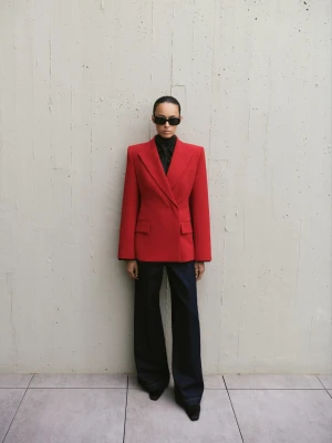 MANGO - Dopasowana dwurzędowa marynarka czerwony - - Kobieta