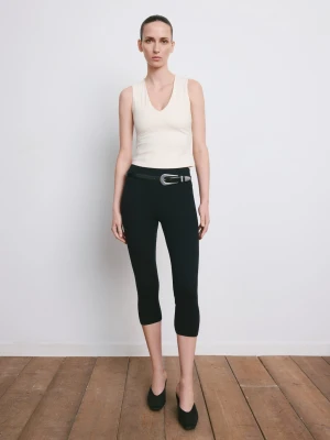 MANGO - Dopasowany top z dekoltem w serek kremowy / écru - - Kobieta