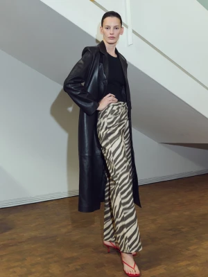 MANGO - Dżinsy o prostym kroju w zebrę złamana biel - - Kobieta