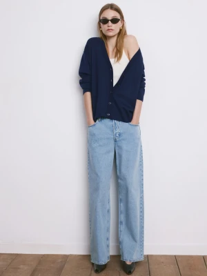 MANGO - Kardigan z dzianiny z dekoltem w szpic ciemnogranatowy - - Kobieta