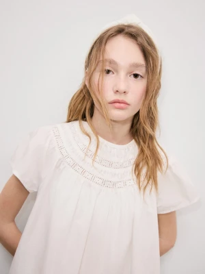 Bluzka bawełniana z ażurowymi detalami biały - Dzieci - - MANGO KIDS