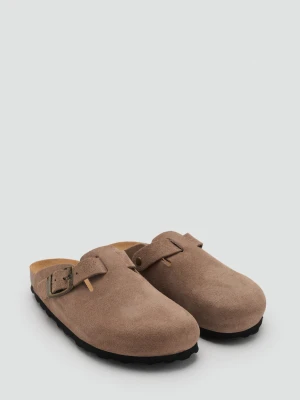 MANGO KIDS - Chodaki skórzane ze sprzączką średni brązowy - - Dzieci