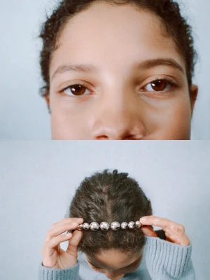 MANGO KIDS - Opaska aplikacja z koralików srebrny - Rozmiar uniwersalny - Dzieci