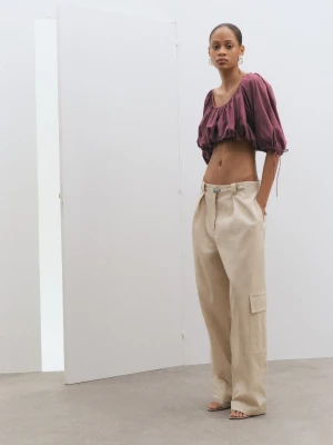 Krótka bluzka z bufiastymi rękawami wiśniowy - Kobieta - - MANGO