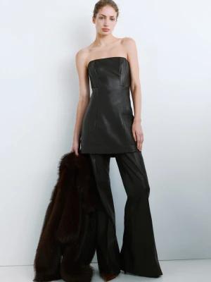 MANGO - Krótka sukienka z imitacji skóry czekoladowy - - Kobieta