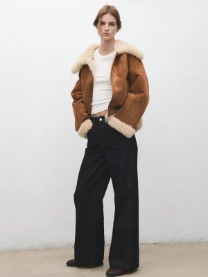 MANGO - Kurtka z dwustronnym wykończeniem z barankiem brązowy - - Kobieta