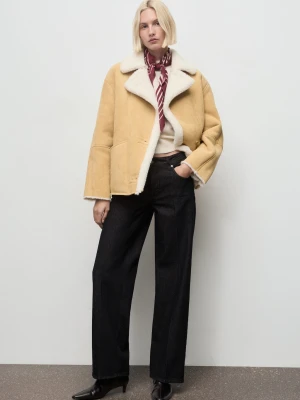 Kurtka z imitacji zamszu z kołnierzem z baranka średni brązowy - Kobieta - - MANGO