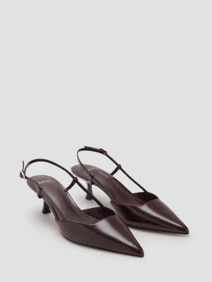MANGO - Lakierowane buty na obcasie kaczuszka czekoladowy - - Kobieta