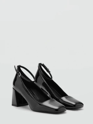 Lakierowane buty na obcasie z paskiem czarny - Kobieta - - MANGO