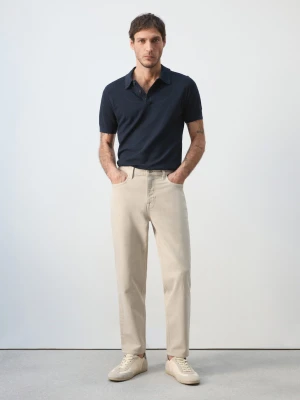 MANGO MAN - Jeansy Ben cropped tapered fit piaskowy - - Mężczyzna