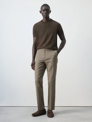 MANGO MAN - Spodnie z mieszanki lnu regular fit w pepitkę brązowy - - Mężczyzna